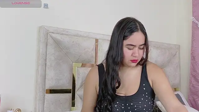 Snapshot of Mia_belmontt chatting on October 22, 2025, 8:08 pm Mia belmontt online show from October 22, 2025, 8:08 pm