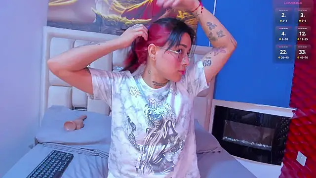 Nixielee  online show from October 27, 2025, 7:29 pm