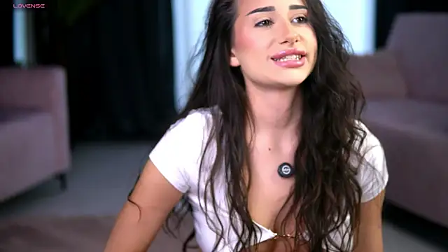 Snapshot of AlishaSkye chatting on November 14, 2025, 4:44 am AlishaSkye online show from November 14, 2025, 4:44 am