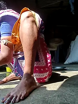 Snapshot of Hotty-romi3 chatting on October 13, 2025, 3:39 am Hotty-romi3 online show from October 13, 2025, 3:39 am