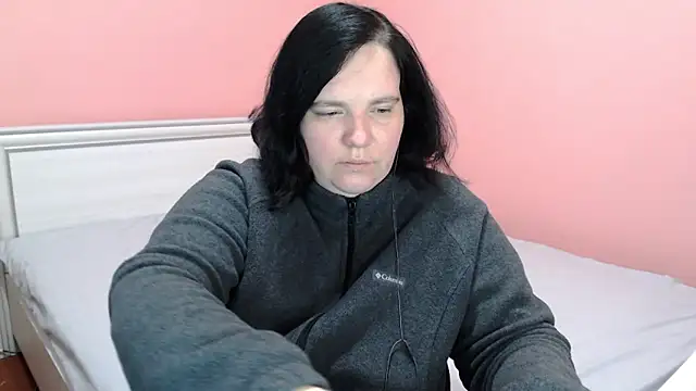  alexandra ray  online show from October 15, 2025, 7:30 am