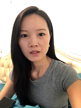 Mile-m online show from October 22, 2025, 2:12 am