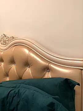 Mile-m online show from November 22, 2025, 12:53 am