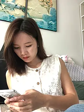 Snapshot of Mile-m chatting on May 21, 2026, 3:02 am Mile-m online show from May 21, 2026, 3:02 am