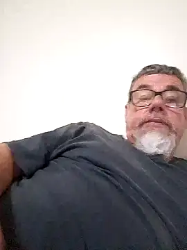 Snapshot of bozocwb chatting on October 26, 2025, 3:18 pm bozocwb online show from October 26, 2025, 3:18 pm