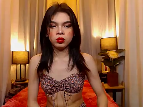 TWINKTRANSSHANEL online show from February 18, 2026, 10:44 am