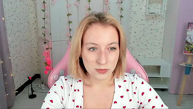 Snapshot of Emma_Garcias chatting on October 19, 2025, 12:06 pm Emma Garcias online show from October 19, 2025, 12:06 pm