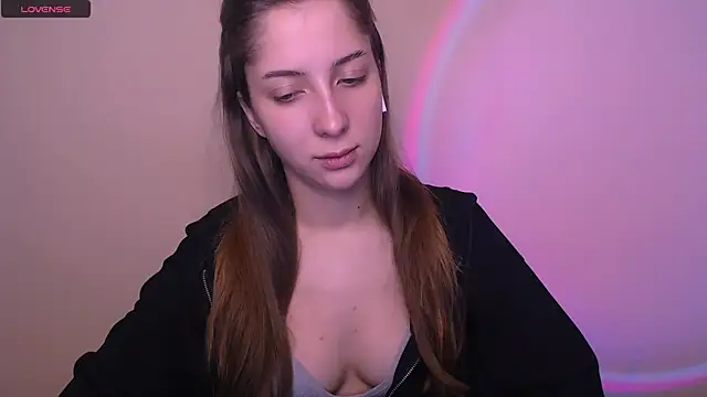 Snapshot of _OlivkaSexy chatting on November 12, 2025, 10:37 am OlivkaSexy online show from November 12, 2025, 10:37 am