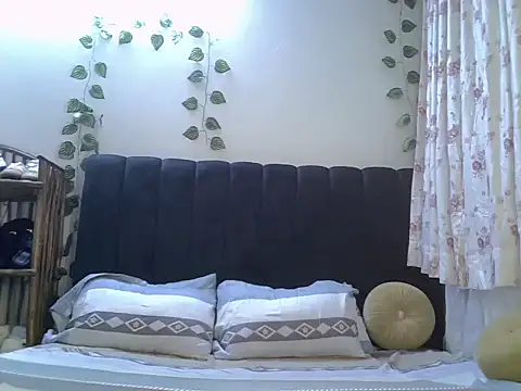 Midnight-tease online show from October 28, 2025, 9:17 pm