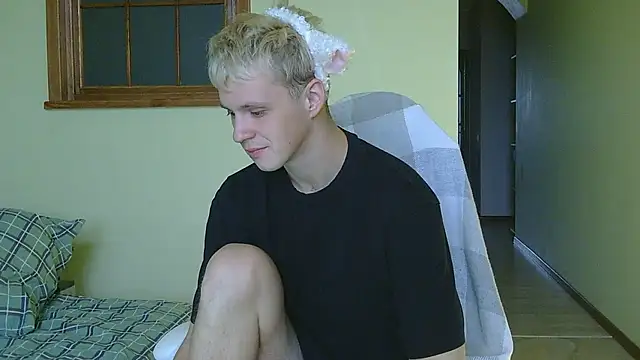  Timmy Boy  online show from October 31, 2025, 6:47 am