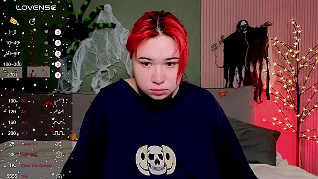 Snapshot of Klee_Love chatting on October 21, 2025, 4:13 am Klee Love online show from October 21, 2025, 4:13 am