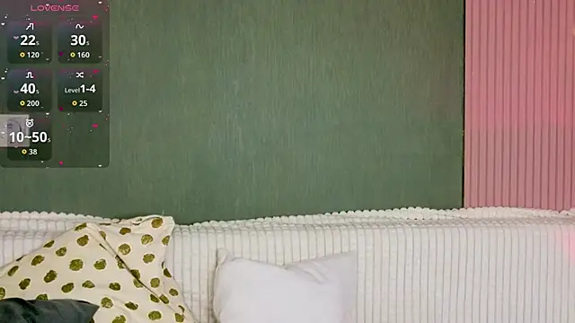 Snapshot of Klee_Love chatting on November 17, 2025, 5:24 am Klee Love online show from November 17, 2025, 5:24 am