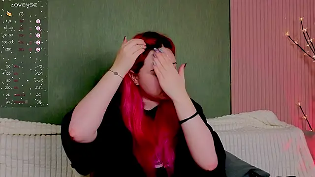 Snapshot of Klee_Love chatting on November 22, 2025, 4:22 am Klee Love online show from November 22, 2025, 4:22 am