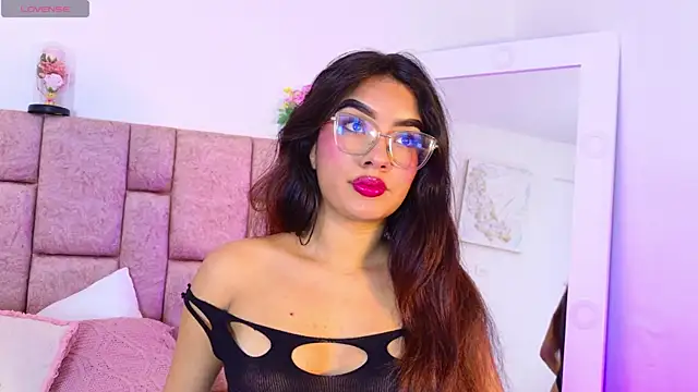 AmyVega  online show from October 28, 2025, 2:31 pm