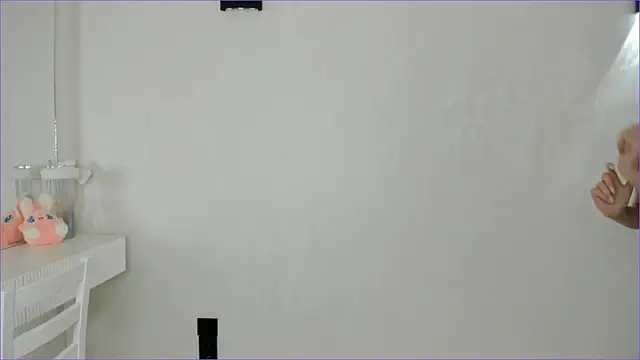 Snapshot of aizury_chi chatting on November 18, 2025, 10:31 am aizury chi online show from November 18, 2025, 10:31 am