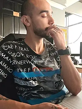 Snapshot of 2_fire chatting on October 15, 2025, 1:00 pm 2 fire online show from October 15, 2025, 1:00 pm