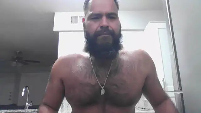 Snapshot of BigJohnBear39 chatting on October 5, 2025, 5:17 am BigJohnBear39 online show from October 5, 2025, 5:17 am