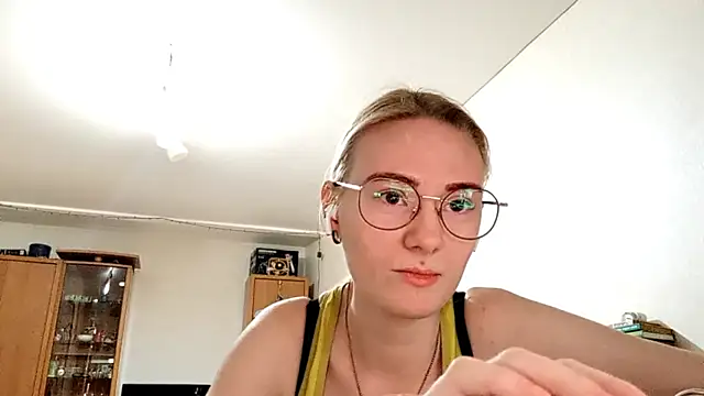  SwimmyGrl  online show from November 29, 2025, 1:14 pm