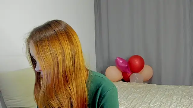 MarindaRuud online show from November 6, 2025, 11:33 am