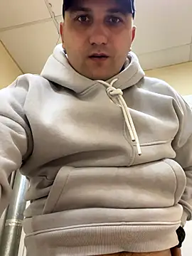 Mahrovmaxim online show from November 13, 2025, 7:40 am