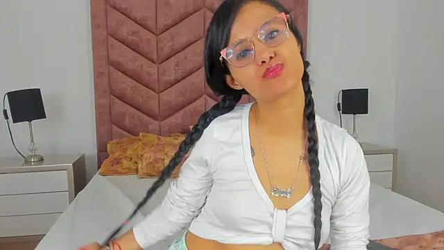 Snapshot of Alanha__ chatting on October 16, 2025, 2:23 am Alanha online show from October 16, 2025, 2:23 am