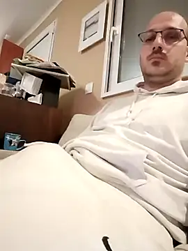 arksex32 online show from May 8, 2026, 3:56 am