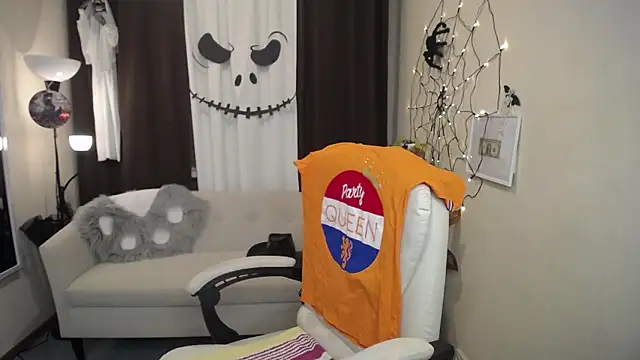 VestaWoody online show from October 31, 2025, 6:58 am