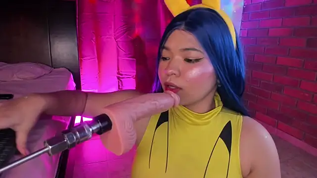 TinixMorgan online show from November 9, 2025, 4:11 am