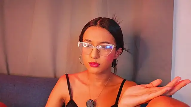 luna valen online show from July 16, 2026, 9:32 pm