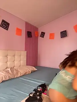 CharlotteMilf  online show from November 14, 2025, 1:10 pm