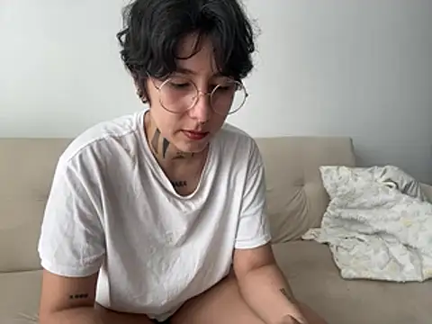 DaisyEmily online show from May 24, 2026, 7:19 pm