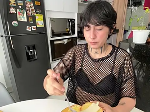DaisyEmily online show from May 29, 2026, 4:27 pm