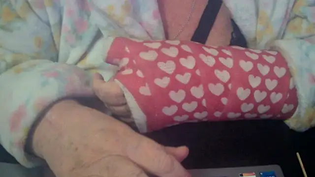 Snapshot of Playful_MILF_Demi chatting on November 16, 2025, 6:24 pm Playful MILF Demi online show from November 16, 2025, 6:24 pm