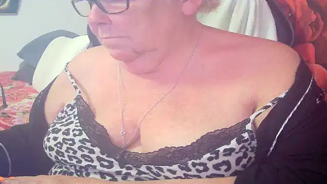Snapshot of Playful_MILF_Demi chatting on April 25, 2026, 6:16 pm Playful MILF Demi online show from April 25, 2026, 6:16 pm