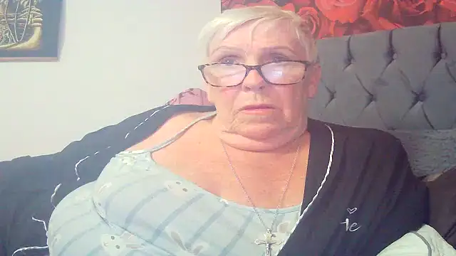 Snapshot of Playful_MILF_Demi chatting on May 29, 2026, 9:46 pm Playful MILF Demi online show from May 29, 2026, 9:46 pm