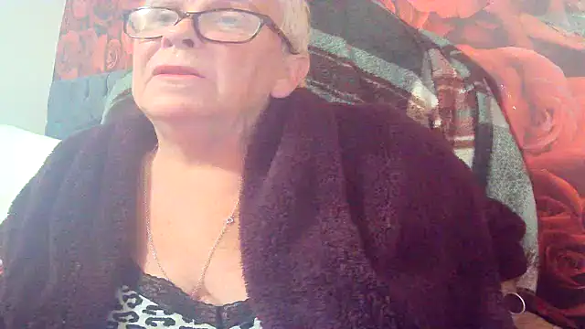 Snapshot of Playful_MILF_Demi chatting on June 3, 2026, 8:25 pm Playful MILF Demi online show from June 3, 2026, 8:25 pm