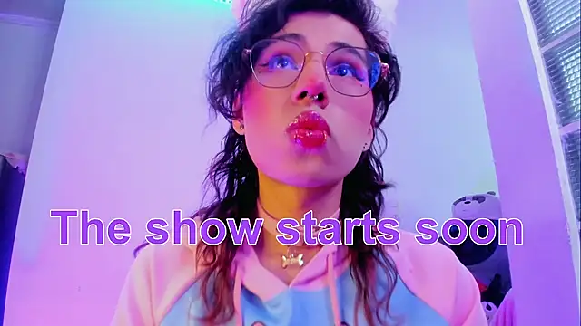 Sweet-SharoKitty online show from December 22, 2025, 11:02 pm