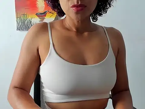 Seductress Malia online show from October 27, 2025, 1:04 pm