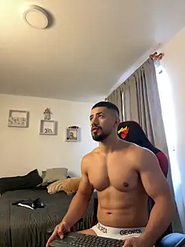 Snapshot of Ezzio_Scolaro chatting on October 17, 2025, 12:19 pm Ezzio Scolaro online show from October 17, 2025, 12:19 pm