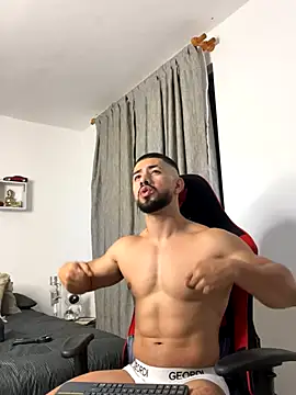 Snapshot of Ezzio_Scolaro chatting on October 24, 2025, 12:19 am Ezzio Scolaro online show from October 24, 2025, 12:19 am