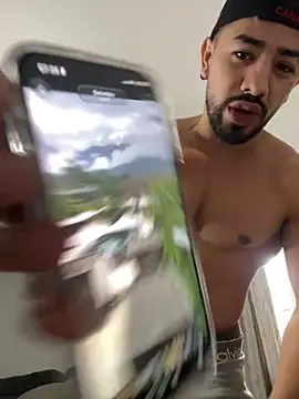 Snapshot of Ezzio_Scolaro chatting on October 30, 2025, 12:39 pm Ezzio Scolaro online show from October 30, 2025, 12:39 pm