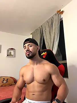 Snapshot of Ezzio_Scolaro chatting on November 13, 2025, 11:47 pm Ezzio Scolaro online show from November 13, 2025, 11:47 pm