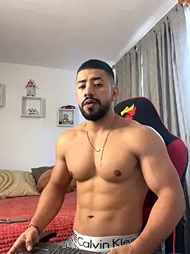 Snapshot of Ezzio_Scolaro chatting on November 20, 2025, 11:43 am Ezzio Scolaro online show from November 20, 2025, 11:43 am