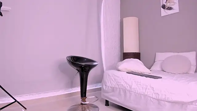 Snapshot of _axelking_ chatting on October 10, 2025, 11:42 am axelking online show from October 10, 2025, 11:42 am