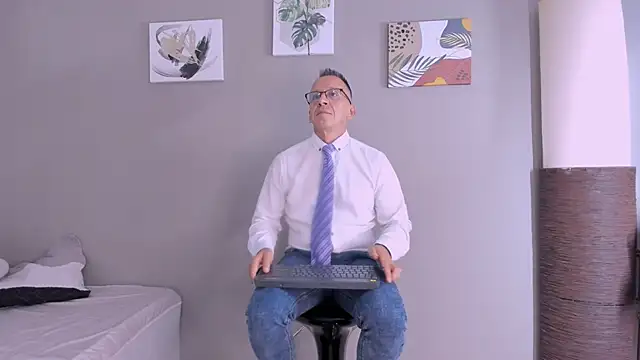 Snapshot of _axelking_ chatting on October 20, 2025, 11:43 am axelking online show from October 20, 2025, 11:43 am