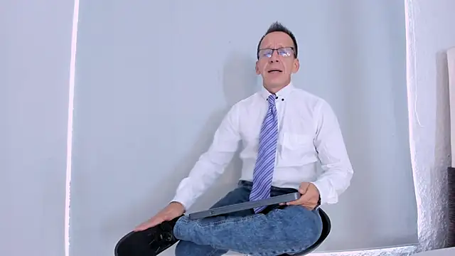 Snapshot of _axelking_ chatting on November 5, 2025, 11:43 am axelking online show from November 5, 2025, 11:43 am