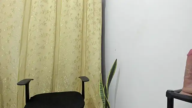  axelking  online show from May 10, 2026, 2:39 am