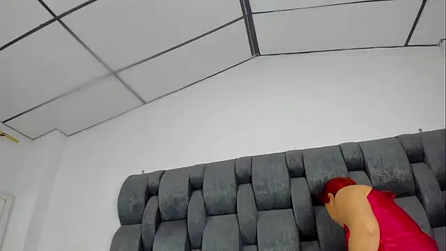 Snapshot of vauroraper chatting on October 15, 2025, 1:17 am vauroraper online show from October 15, 2025, 1:17 am