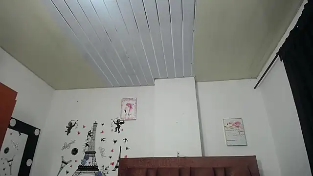 Snapshot of vauroraper chatting on October 28, 2025, 12:36 am vauroraper online show from October 28, 2025, 12:36 am