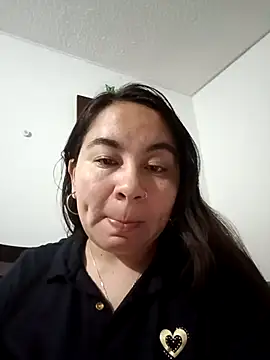 Snapshot of Hatria_Nuu chatting on October 4, 2025, 1:36 am Hatria Nuu online show from October 4, 2025, 1:36 am